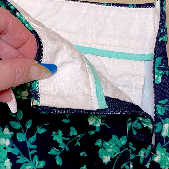 J. Crew NWOT Navy Blue & Green Floral Stretch Zip Up Shorts - Picture 10 of 16